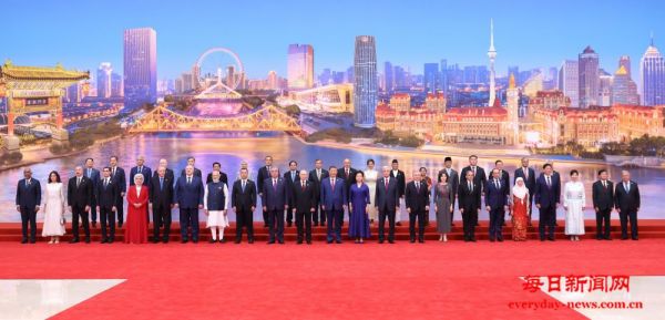 第一观察·瞬间｜“合”力向前：上合大家庭