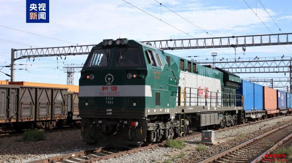 阿拉山口铁路口岸通行中欧（中亚）班列突破