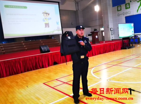 【全环境立德树人 双减】“法护成长 共创