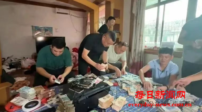 全球2222222222.png